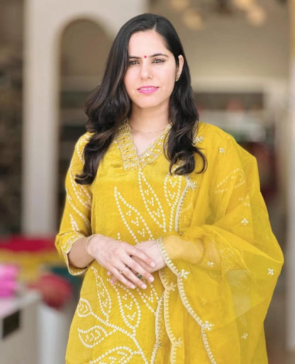 yellow bhandhej dupatta set