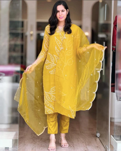 yellow bhandhej dupatta set