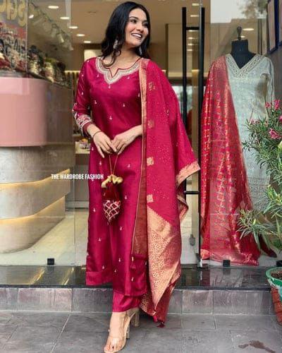 Rani pink Heavy Banana Silk Kurta Pant Set with Designer Dupatta – Perfect Festive Wear