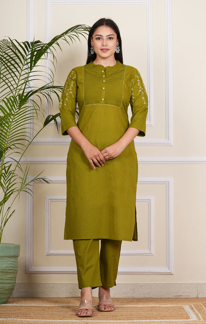 Libasrachna Embroidered Kurta Pant Set green