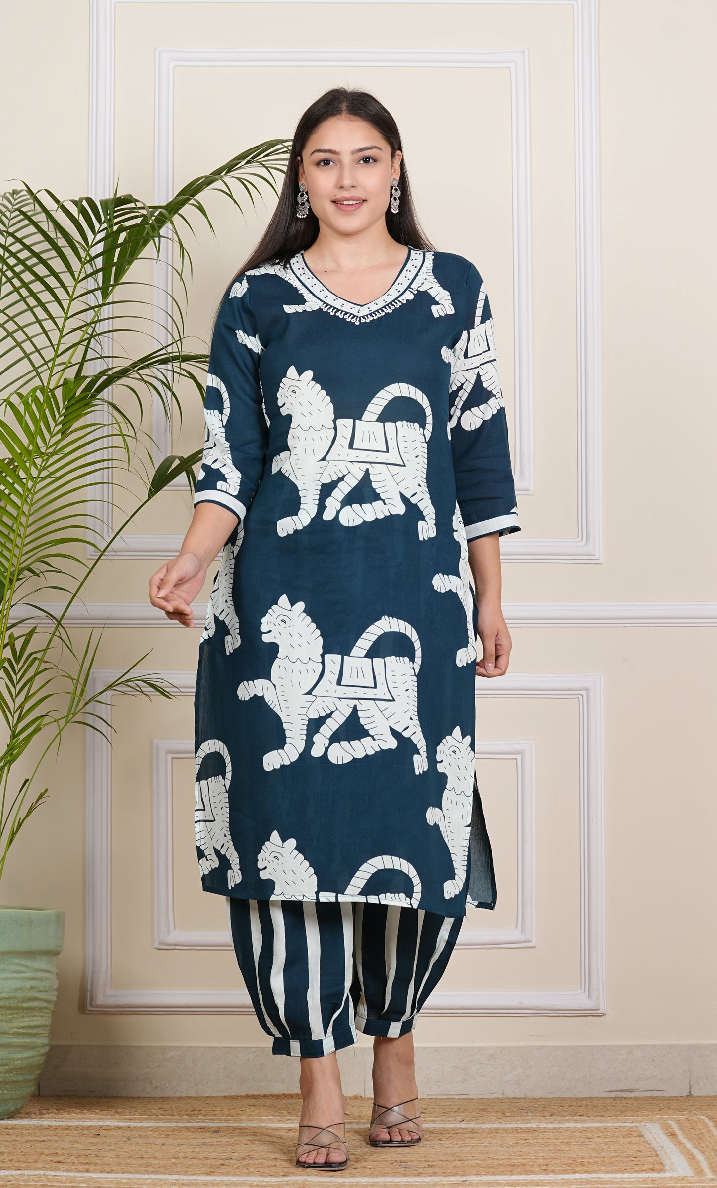 "Elegant Blue Digital Printed Kurta Set with Pants"