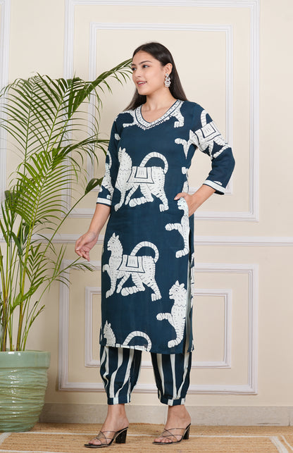 "Elegant Blue Digital Printed Kurta Set with Pants"