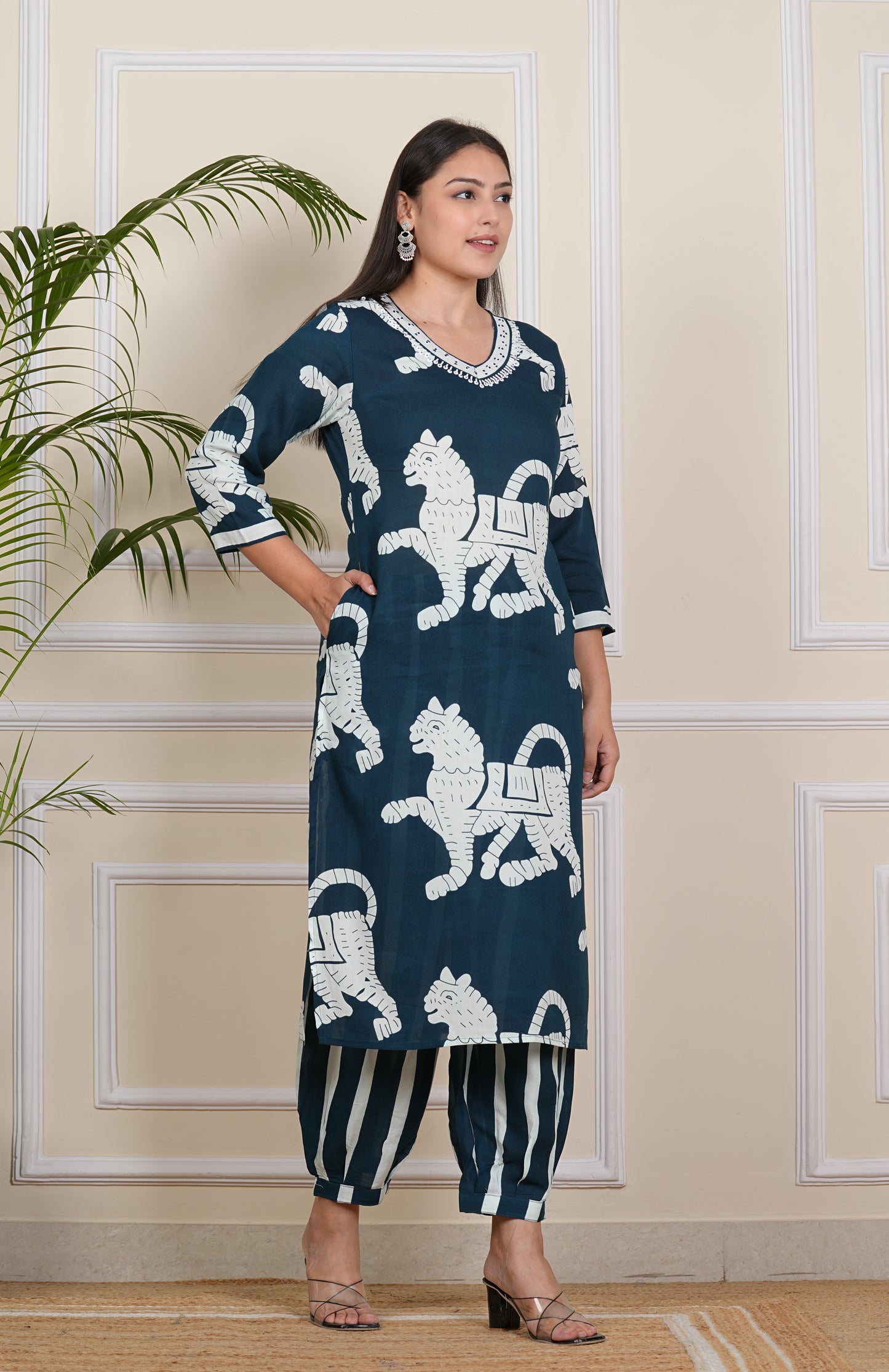 "Elegant Blue Digital Printed Kurta Set with Pants"