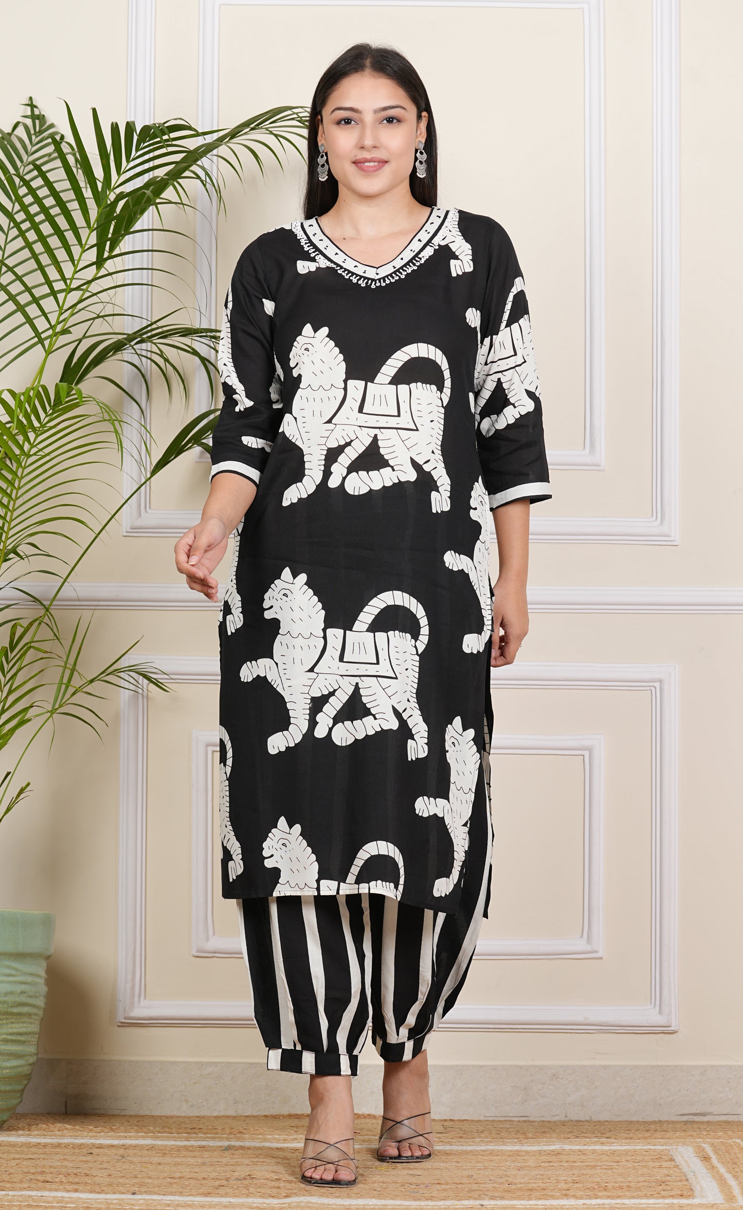 "Elegant Black Digital Printed Kurta Set with Pants"