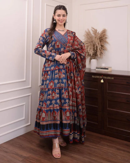 "Elegant Heavy Anarkali Suit Set: Fully Flared and Stitch-Ready"