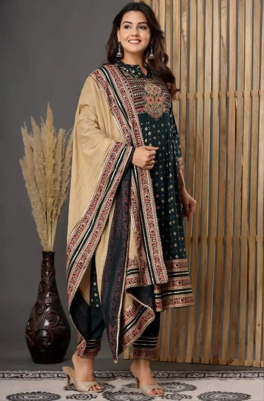 LIBASRACHNA Handwork Embroidered Kurta And Pant Set With Dupatta