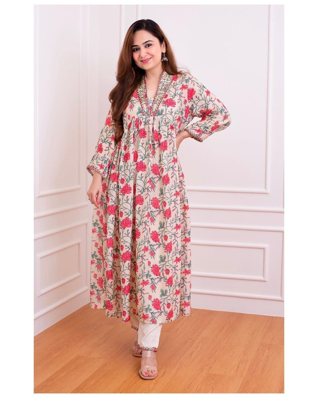 LIBASRACHNA Stylish Floral Printed Kurta And Pant Set