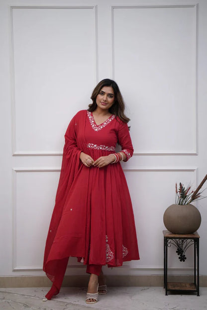 "Elegant Red Dupatta Pant Set – Vibrant Traditional Fusion"