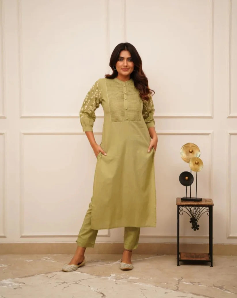 Libasrachna Embroidered Kurta Pant Set green