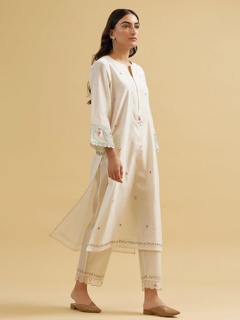 LIBASRACHNA Embroidered Cotton Kurta And Pant Set