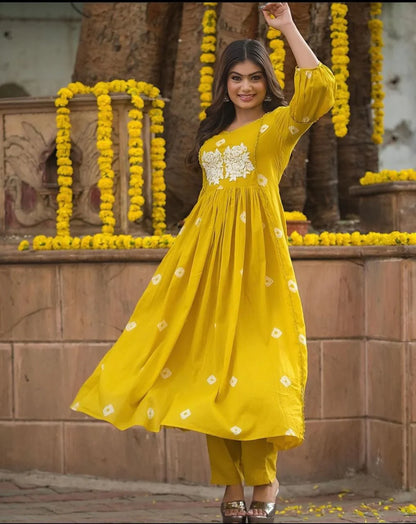 "Elegant yellow cotton Printed Kurti Pant Set"