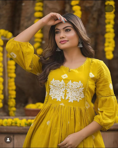 "Elegant yellow cotton Printed Kurti Pant Set"