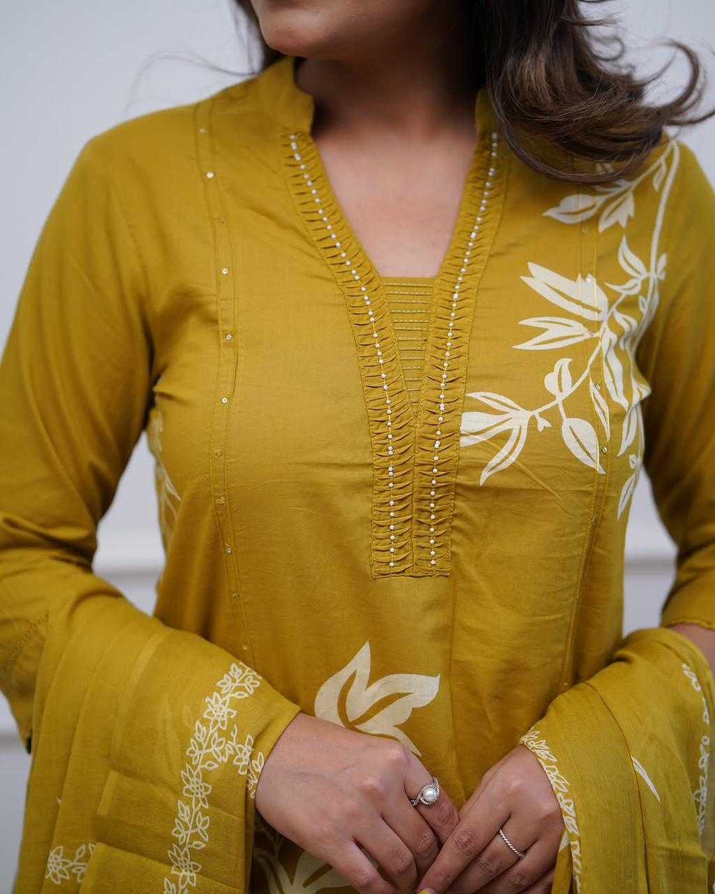 yellow v neck  3 pcs set