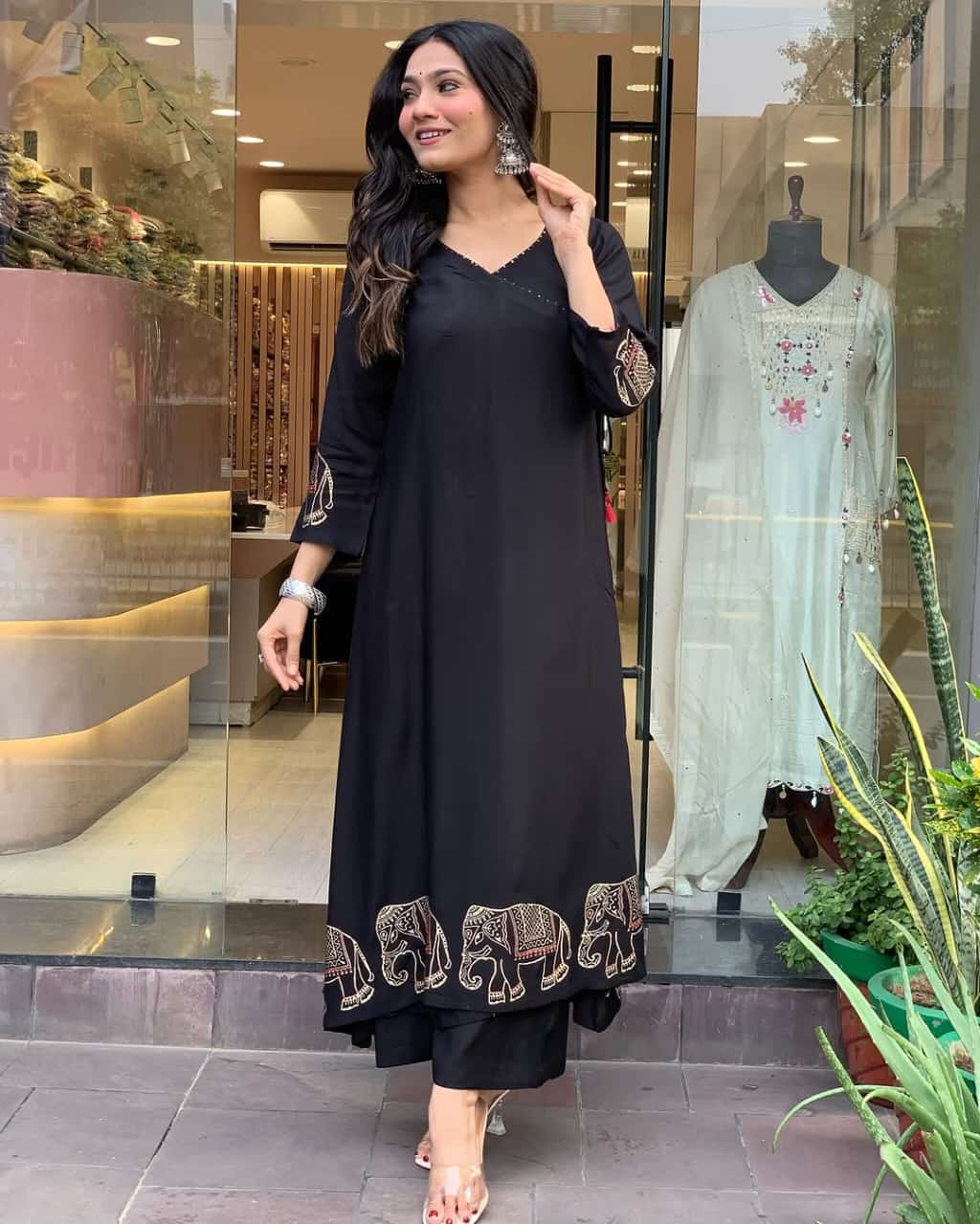 Sleek Black Kurta Pant Set for Modern Elegance