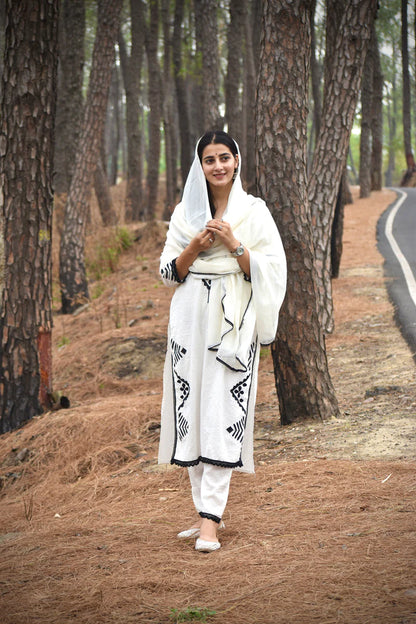 "Enchanting Ethnic Elegance: Heavy Cotton with Katha Work, Embroidery & Lace Details"