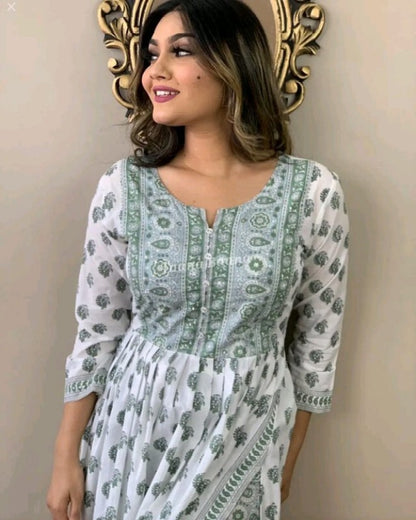 LIBASRACHNA Nayra Green Cut Printed Kurta And Pant Set For Woman